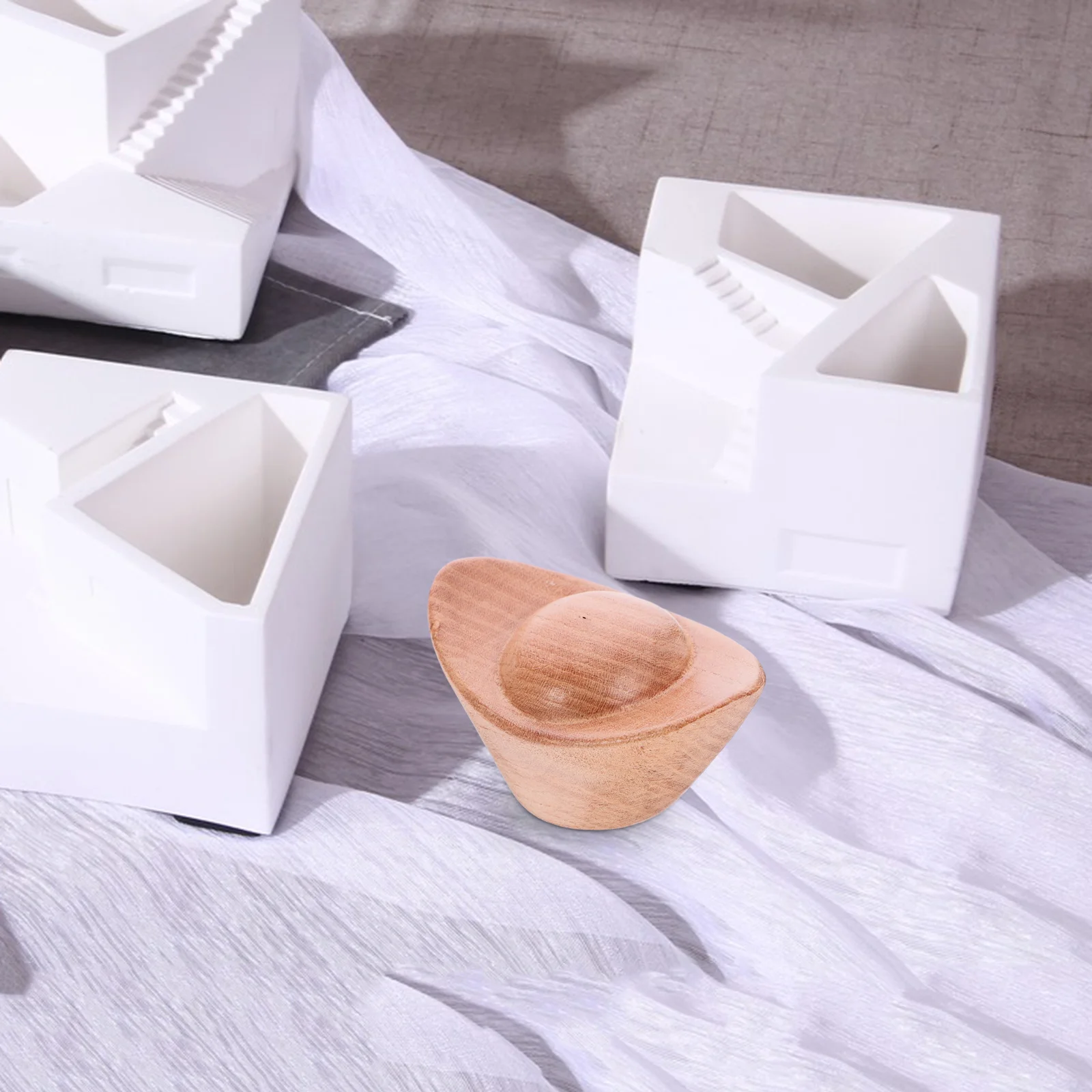 

Wooden Carved Ingot Statue Miniature Desktop Decor Home Ornament Fine Craftsmanship Wood Ingots Handicraft Sewing