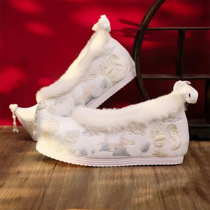 Embroiery Shoes for Women Fashion Casual Vintage Embroidery Ethnic Style Streetwear Chinese Style Harajuku Hanfu Comfortable