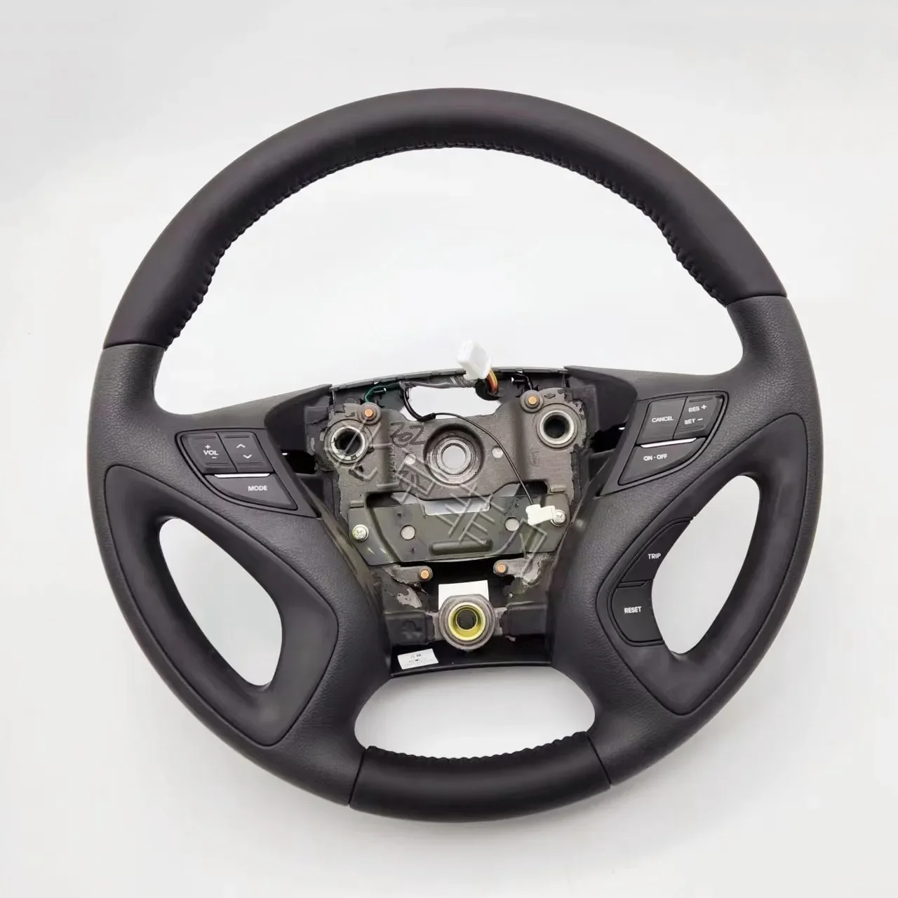 1Pc for Hyundai Sonata 8 8 generation  leather steering wheel assembly with fixed speed cruise new