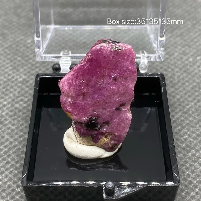 

Best! 100% natural Myanmar Fluorescent Ruby rough mineral stones and crystals healing crystals quartz gemstones +Box 35mm