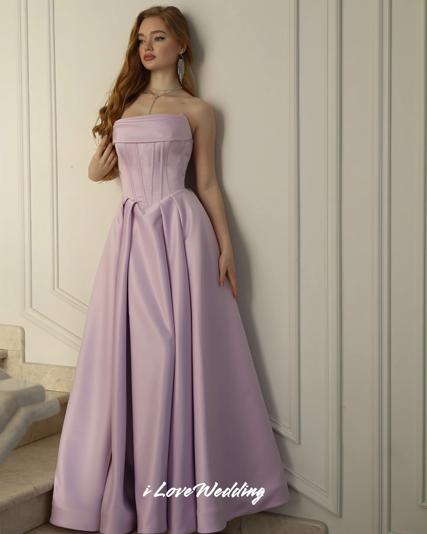 Vestidos de fiesta rojos sin tirantes 2025, vestido de noche de satén sin mangas con cordones, vestido de fiesta de boda plisado hasta el suelo personalizado