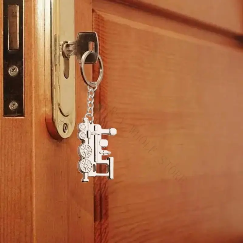 R7UF Vintage Train Engine Keychain Alloy Bag Hanging Decoration For Keys And Bags