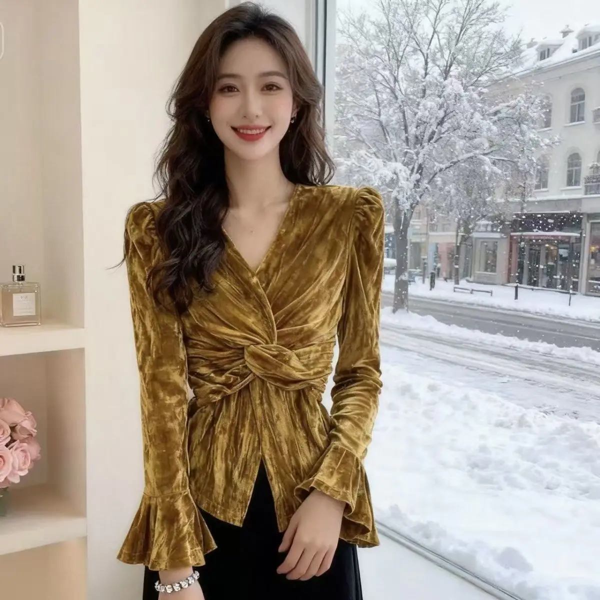 

Женский осенне-зимний новый базовый топ Gentle Wind Velvet Bell Sleeve Super Fairy Twist Knot для ношения под одеждой