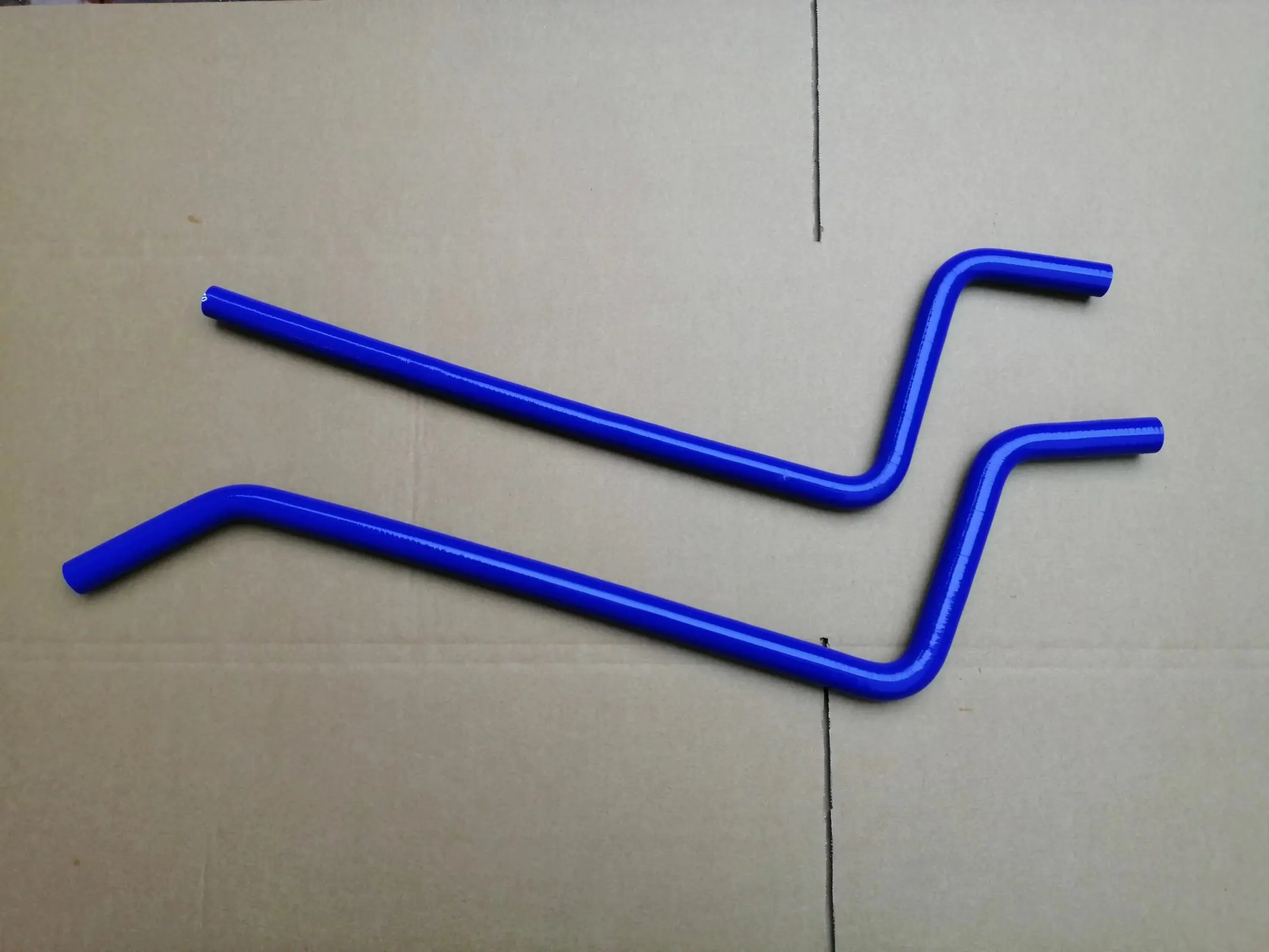 

Heater Hose For 97-06 Jeep Wrangler TJ / 97-01 Cherokee XJ 4.0L L-6 Power Tech ERH Engine LHD Patrol 55037326AC 55036924AD