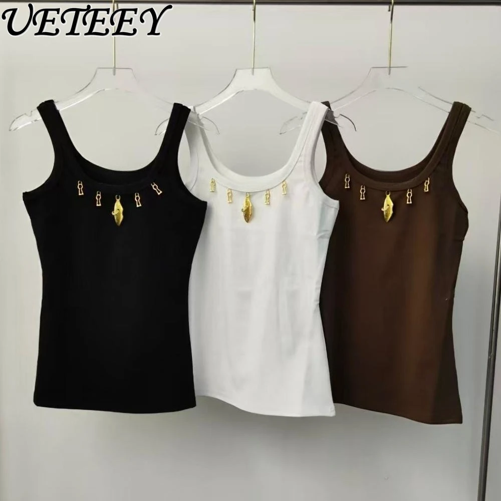 

2026 Summer New Retro Beaded Metal Piece Decorated Slim Fit Camisole Vest Niche Design Stretch Slim Fit Black Tank Top Y2K Tops
