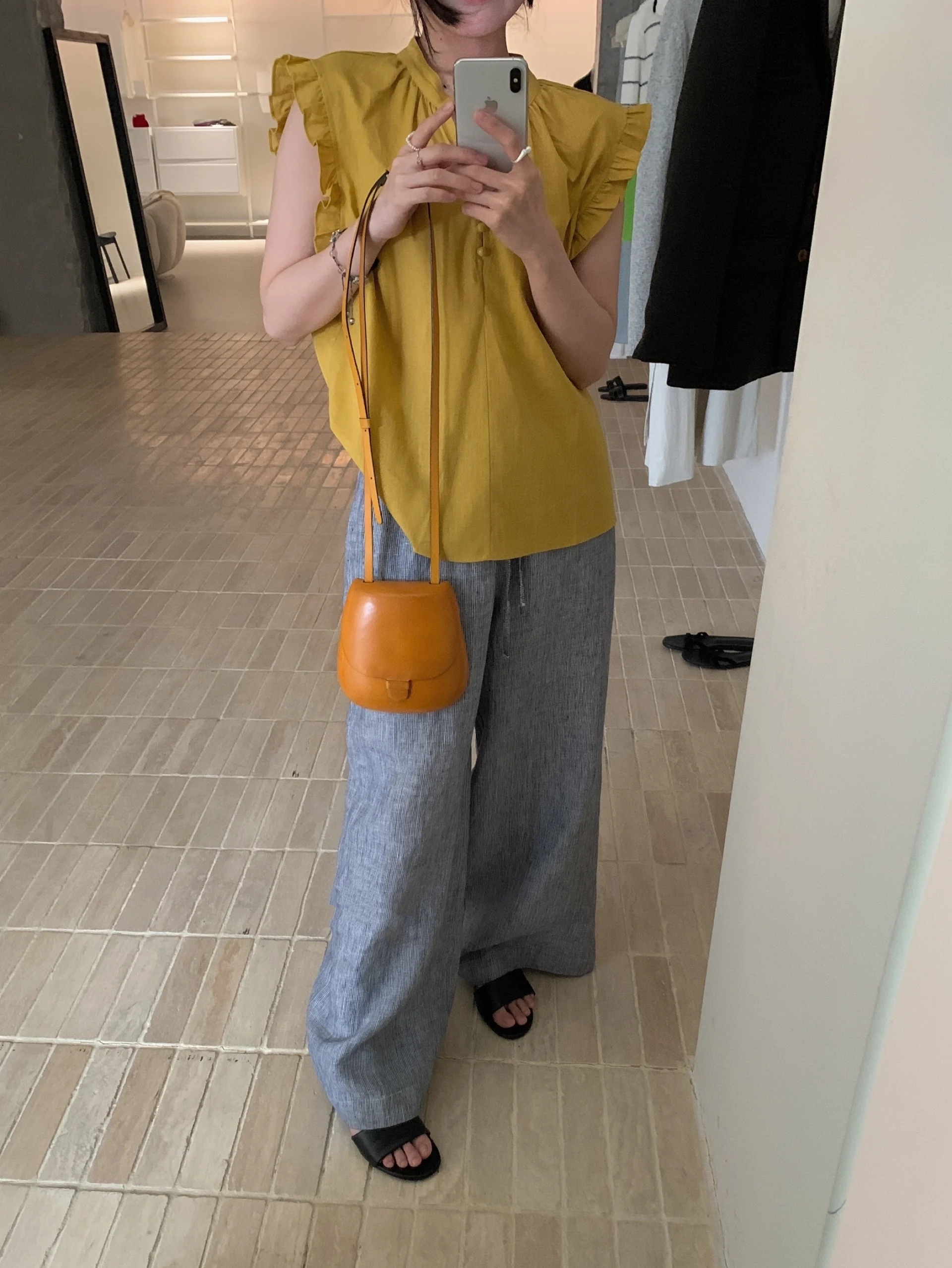 

Commute Style V-Neck Doll Shirt Loose Casual Short Sleeve Women's Top Korean Version Flying Sleeve Summer Fashion