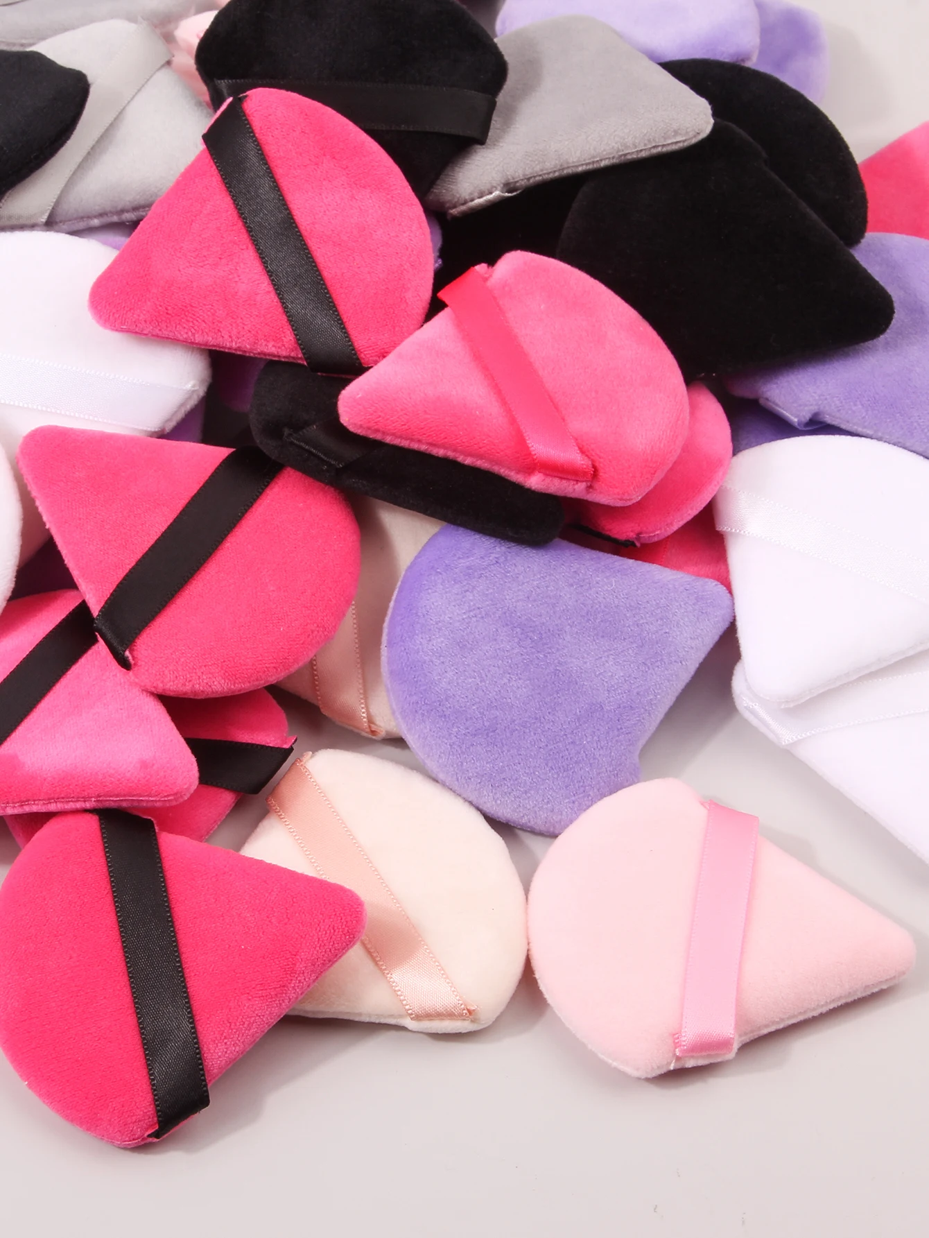 50 pçs super acessível triangular pó puff maquiagem esponja em pó conjunto multi-cor configuração pó puff esponja ferramentas de maquiagem
