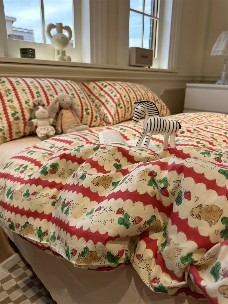 

Korean strawberry rabbit bed four-piece cotton girl heart