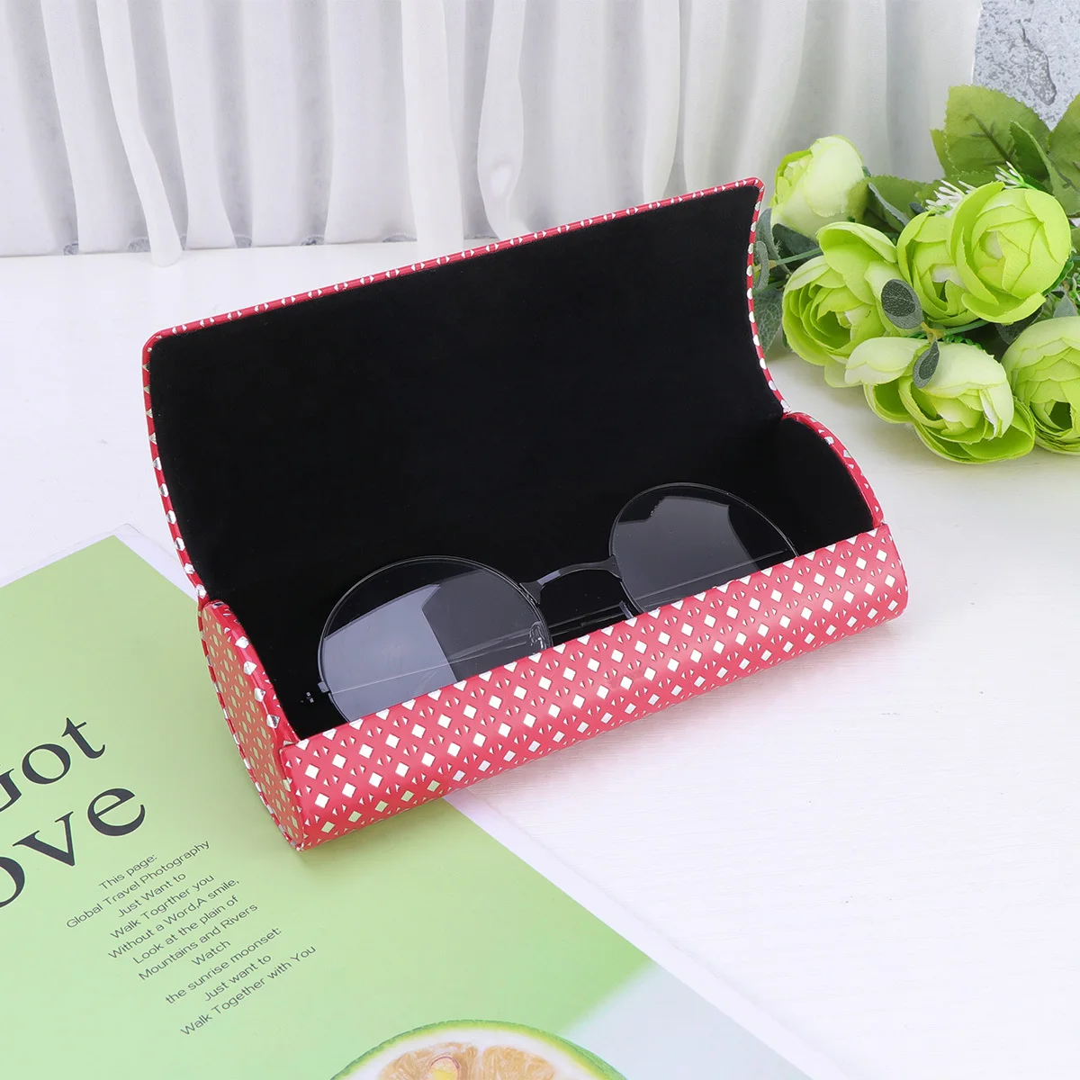 

Eyeglasses Case Red Rhombus Style Sturdy Eyewear Holder Secure Fit for Glasses and Sunglasses Portable Sunglasses Box