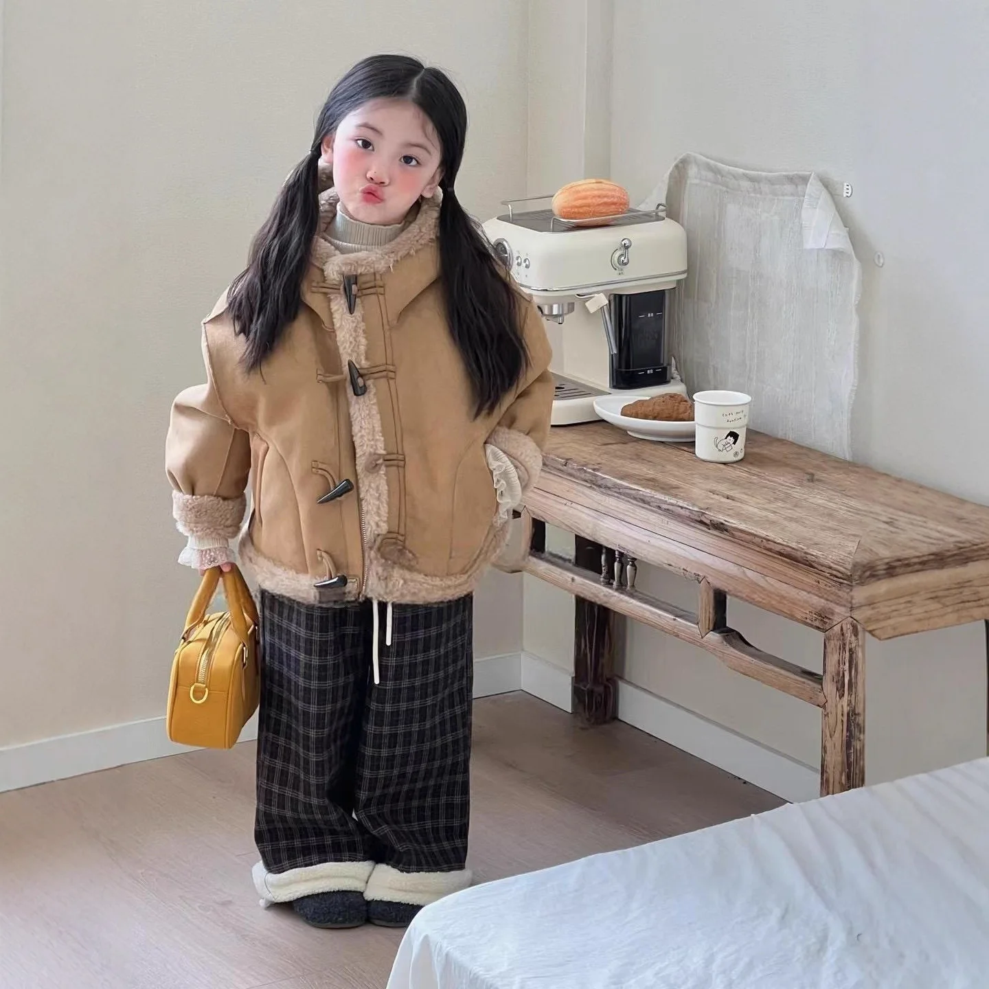 

Зимняя детская кожаная куртка для девочек, хлопковая детская флисовая куртка с роговицами для маленьких девочек, теплая верхняя одежда с капюшоном для маленьких девочек от 2 до 8 лет