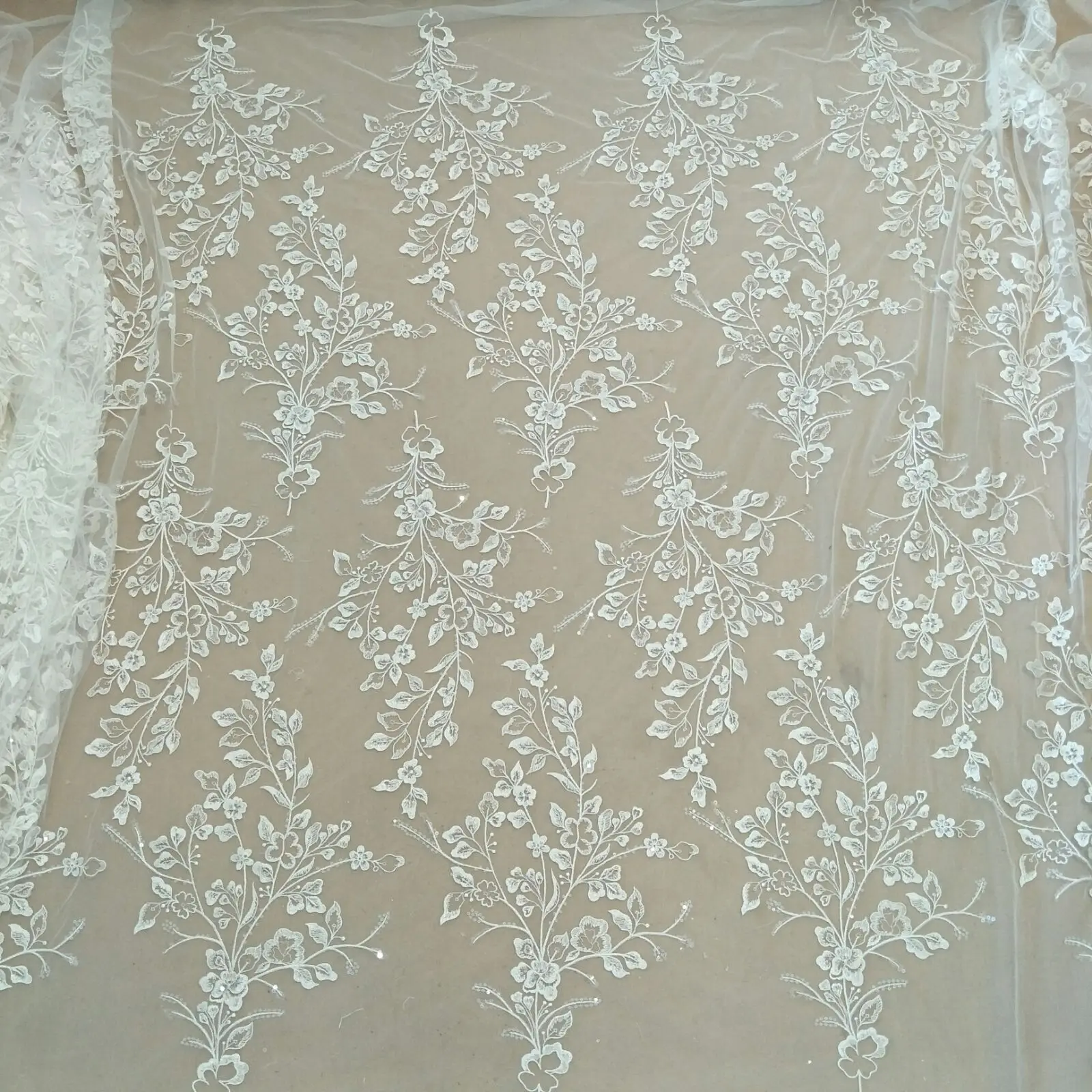 Fashion leafs flower wedding dress lace applique party dress lace fabric 130cm width sell by yard