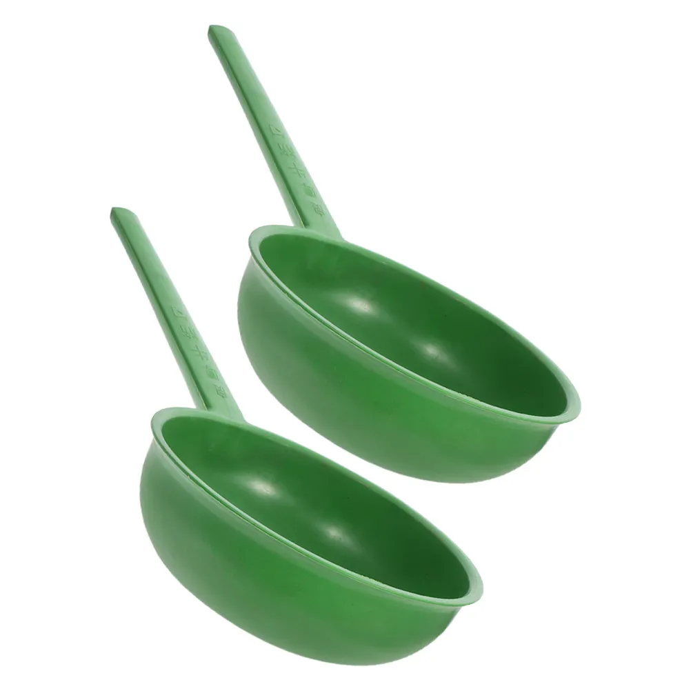 2Pcs Sturdy Plastic Water Ladles Long Handle Thickened Garden Water Scoops Household Outdoor Watering Tool Serving Ladle