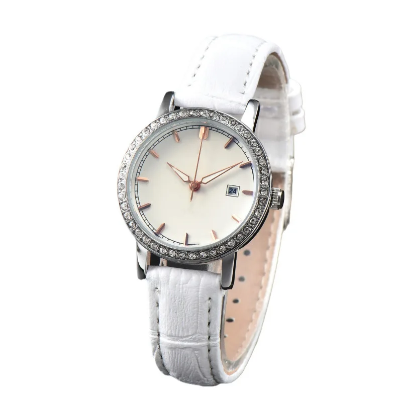 ​ ​ 2025 ساعة كوارتز نسائية فاخرة ستانلس ستيل ياقوت كريستال مقاومة للماء 50 متر تصميم بسيط قرص صغير أنيق