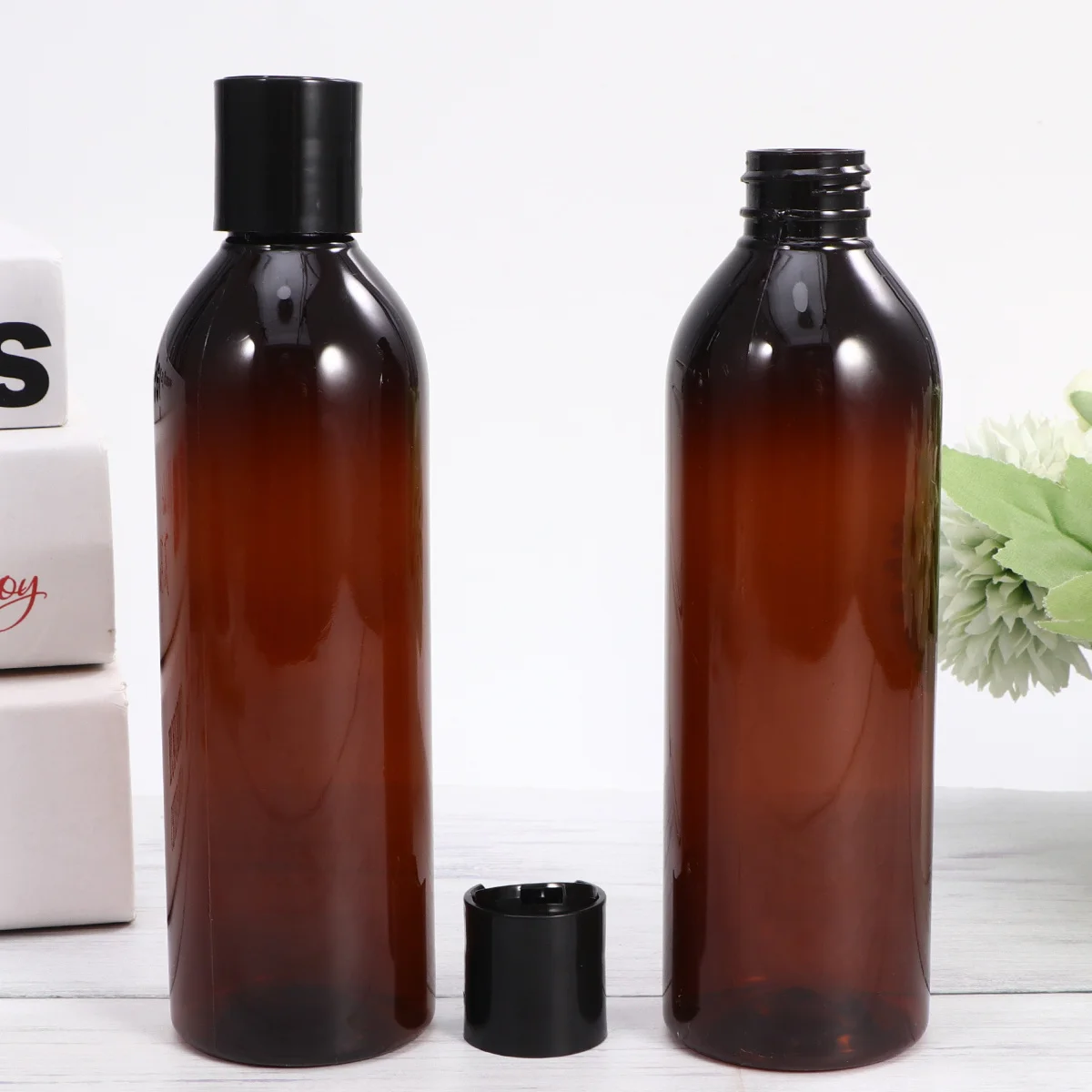 

6Pcs Travel Convenient Lotion Bottles 250ml Portable Containers Press Lid for Shampoo Conditioner Serum