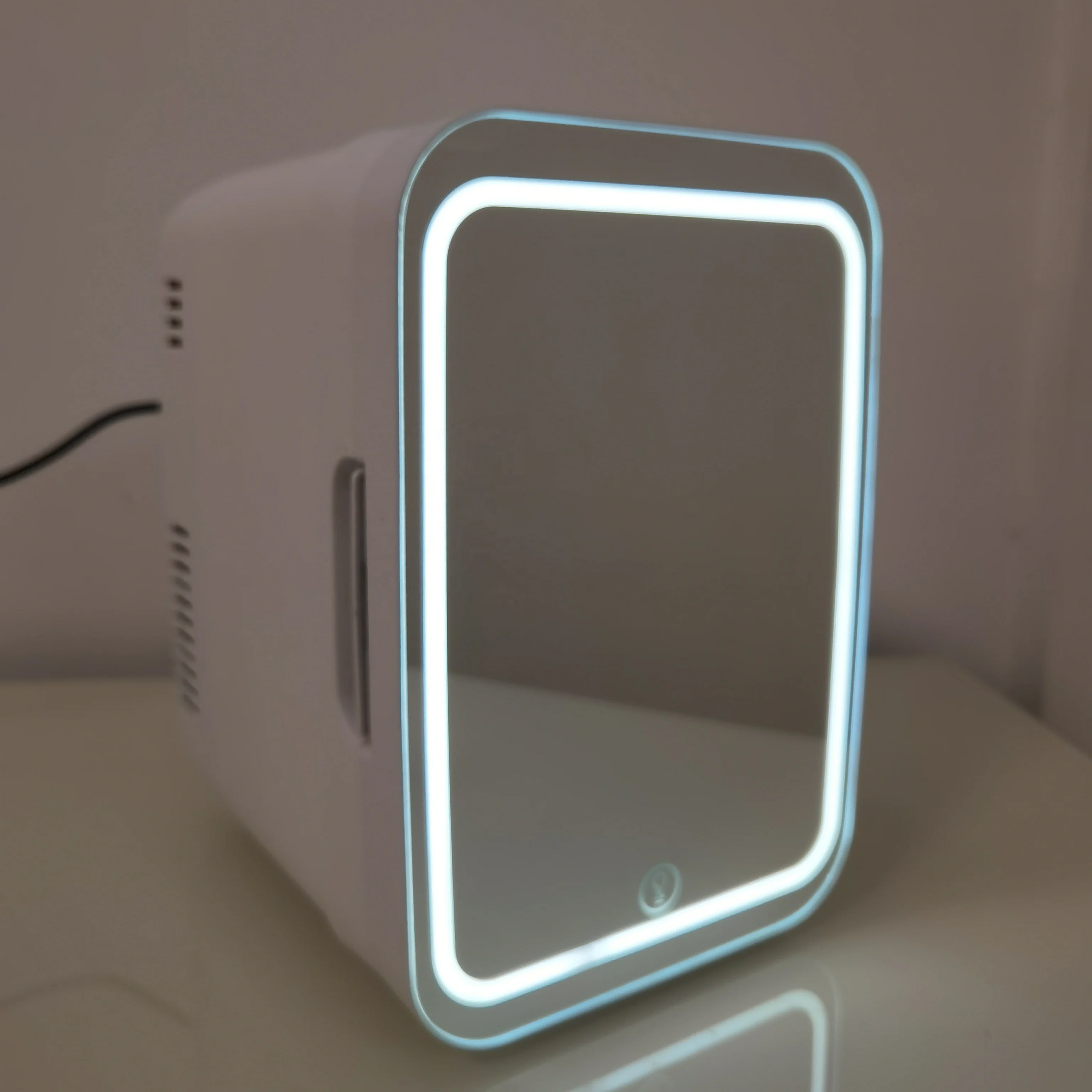 

4L 6L 8L Skincare Mini Fridge Small Refrigerators Hotel Portable Led Light Makeup Mini Fridge With Mirror