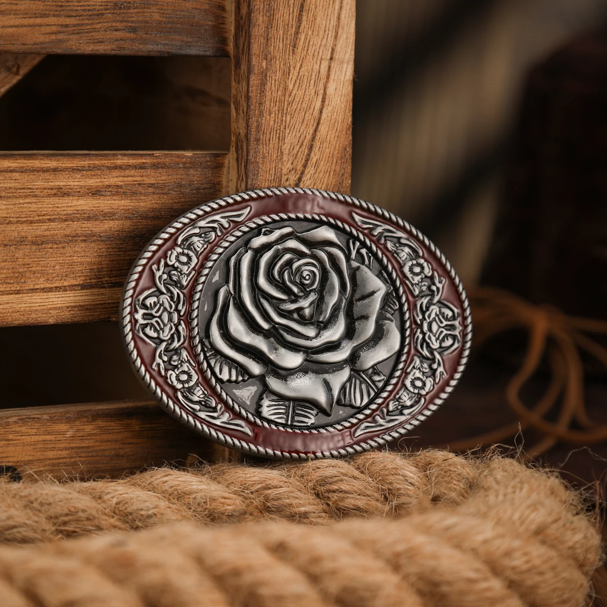 A Western-style metal belt buckle, a unique and retro belt buckle