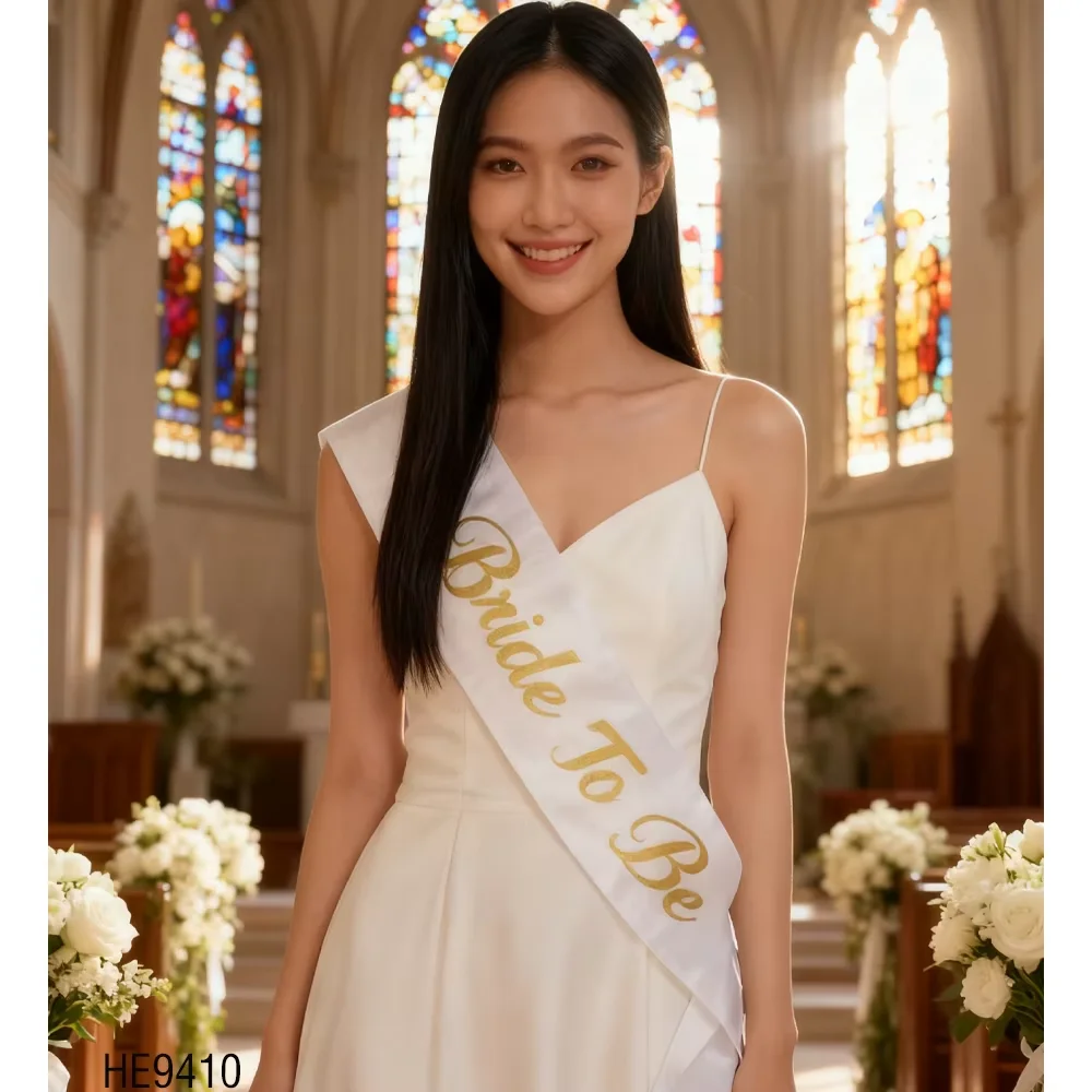 PESENAR Dies ist ein weißes Bride To Be-Party-Gurt mit zartem und elegantem goldenem Kursiv, der für einzelne Partys geeignet ist