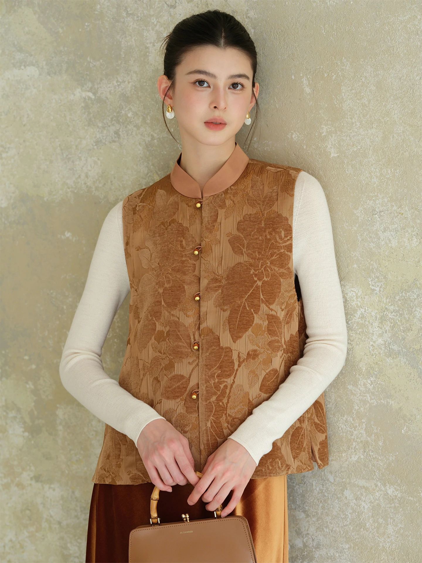 

Женский традиционный китайский шелковый жилет с вышивкой, осенне-зимняя новинка, модный топ для многослойных образов с воротником-стойкой