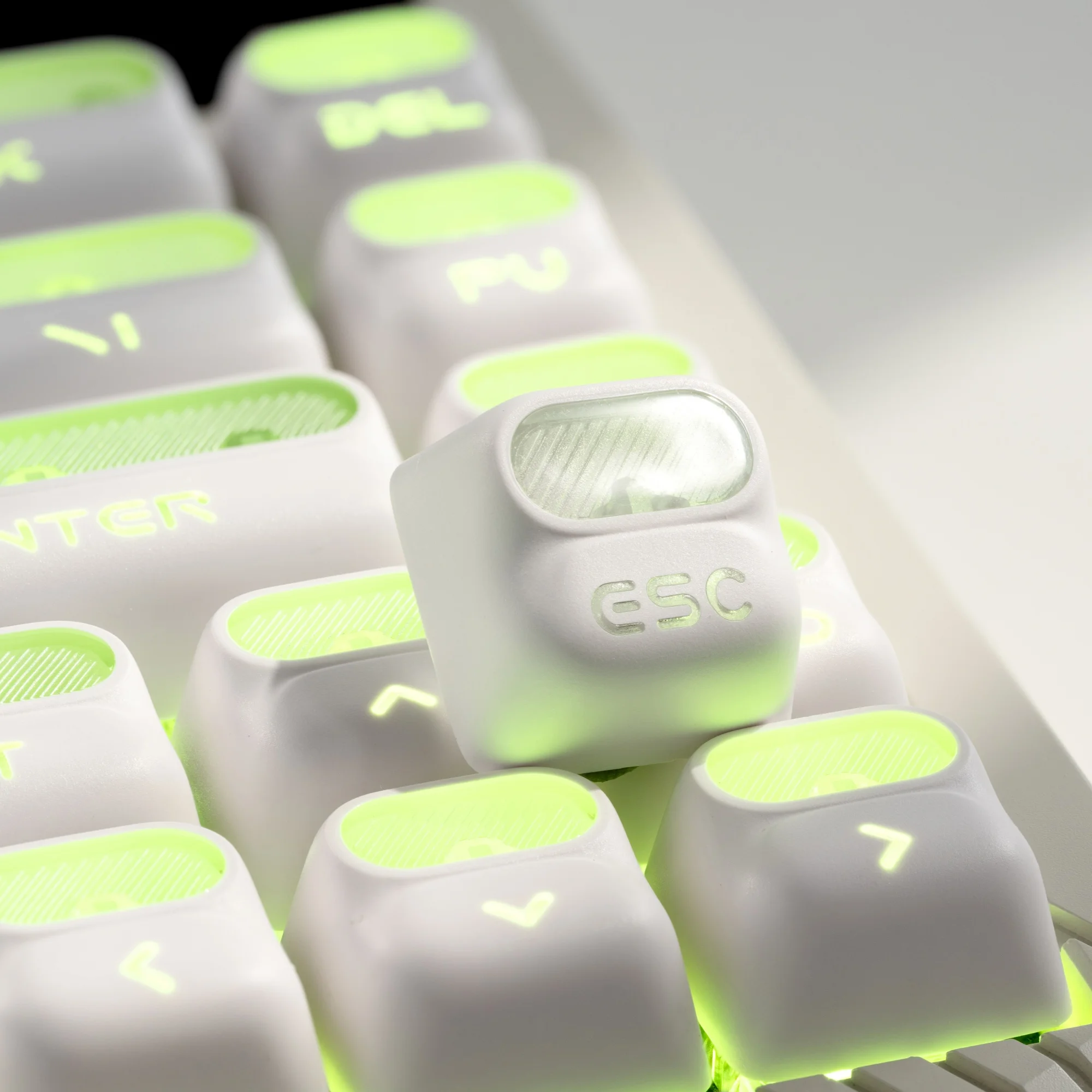 XVX Astronaut Keycaps Shine Through XDA Profile 117 Keys PBT+PC Cute Design Keycaps
