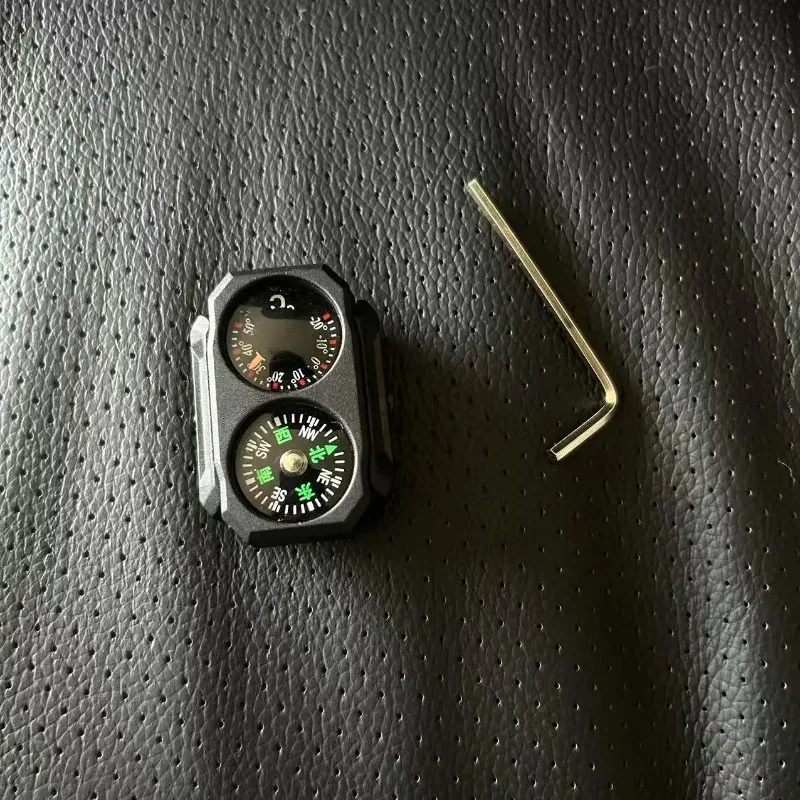 Kompas Taktis Luar Ruangan Mini Universal 20MM Termometer Panduan Kompas Termometer Rel 20mm Alat Presisi Luar Ruangan SLR416