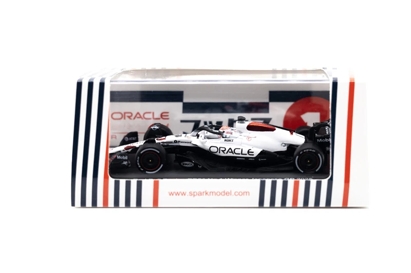 

Spark 1:64 NO.1 RACING RB21 ORACLE WINNER 2025 JAPANESE GP Die-Cast Car Model Miniature Gifts