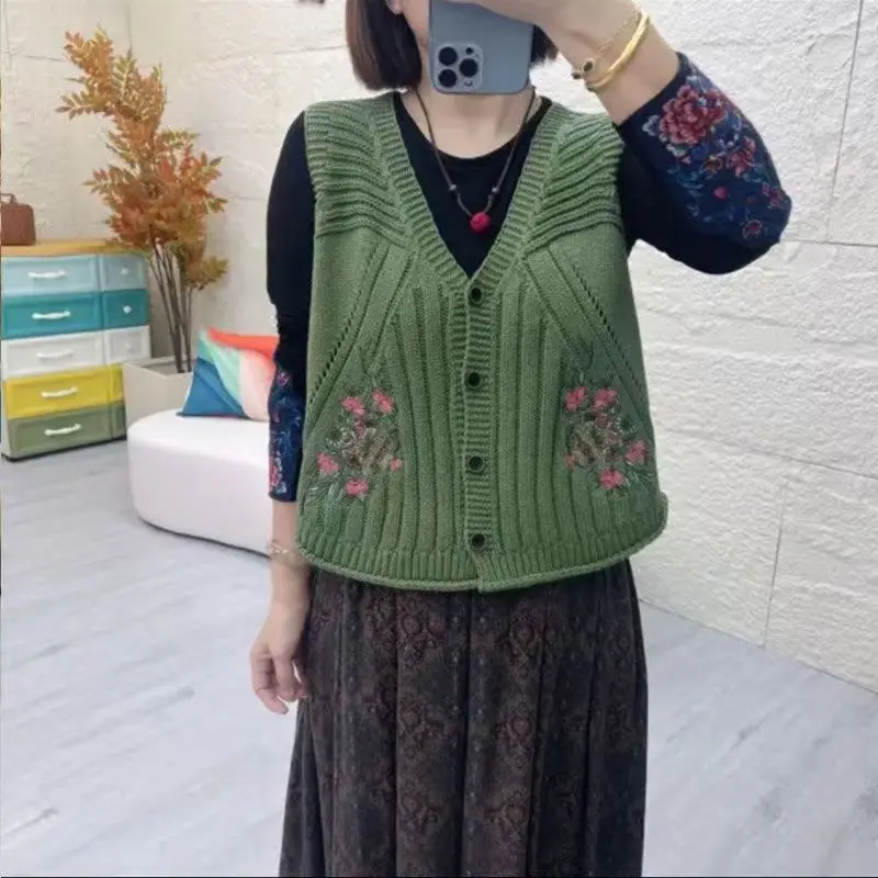 New Age-reducing Loose Flesh-covering Casual Versatile Embroidered Vest Women Fashionable Cardigan Sweater Wear