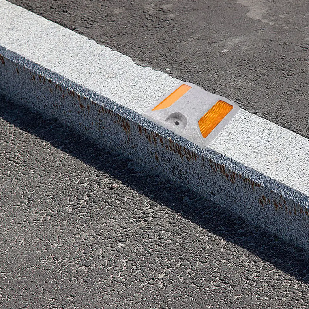 4-pezzi-di-chiodi-riflettenti-in-alluminio-per-pavimentazione-resistenti-per-l'identificazione-delle-corsie-stradali-e-la-sicurezza-notturna