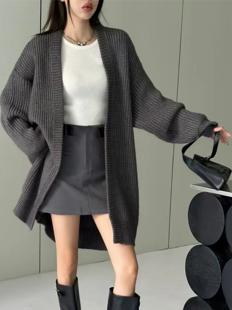 

Женский вязаный джат в стиле ретро, осенне-зимний маленький модный корейский свитер средней длины с мягкими глазами и открытым кардиганом