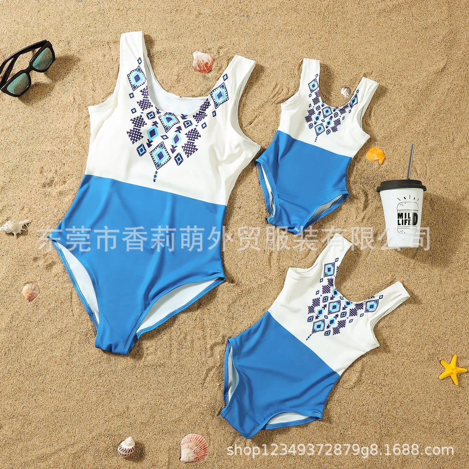 2026 Summer Family Matching Outfits Beachwear White Blue Women Girls One-piece Suit Swimwear Men Boys Swim Shorts Holiday Look