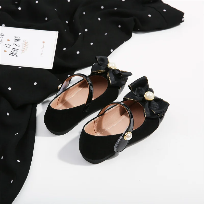 Zapatos de princesa de perlas dulces para niñas, zapatos de cuero informales, zapatos de Mary Janes poco profundos con lazo negro suave, zapatos planos de fiesta para niños, otoño 2023