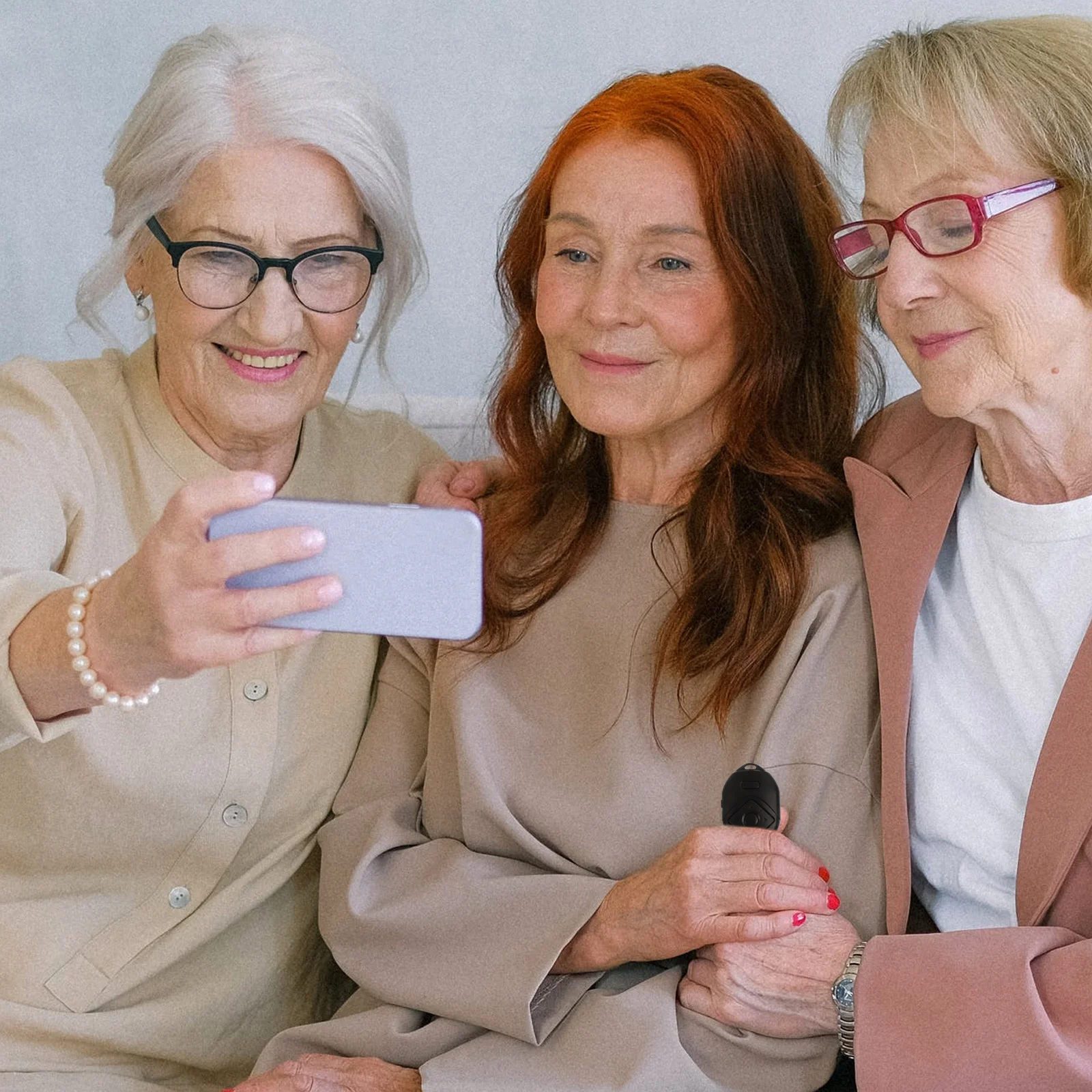 

Wireless Selfie Remote Controller 10M Range For Phone Camera Shutter Volume Brightness Playback Control Device