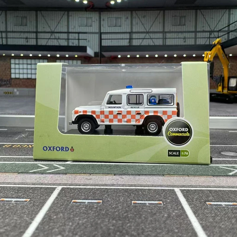 Diecast OXFORD 1:76 Scale Land Rover Mountain Rescue Jeep Off-road Vehicle Alloy Car Model Collectible Toy Gift Souvenir Display view 6