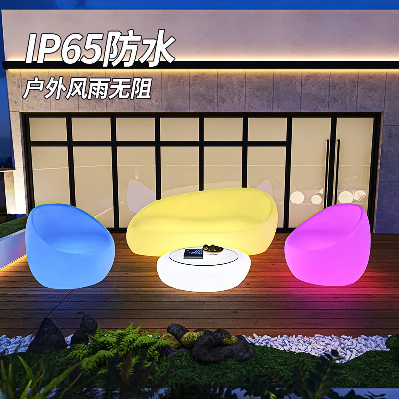 أريكة خارجية LED الأكثر مبيعًا، شرفة بار شفافة بسيطة، أريكة لثلاثة أشخاص، مجموعة طاولة وكرسي إبداعية ملونة