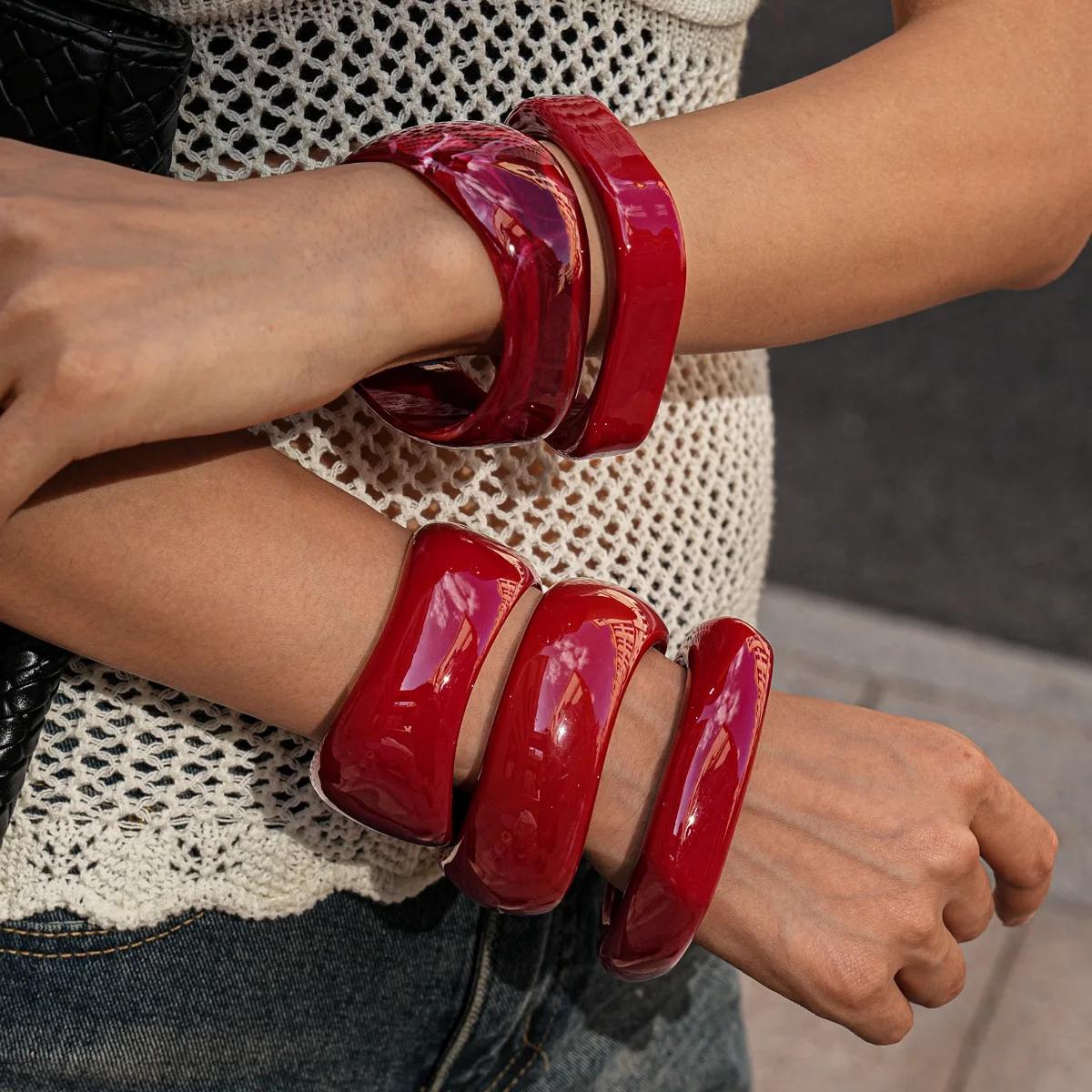 Vintage Red Acrylic Swirl Irregular Bracelet for Women – Fashion Boho Handmade Jewelry, Luxury Minimalist Accessory