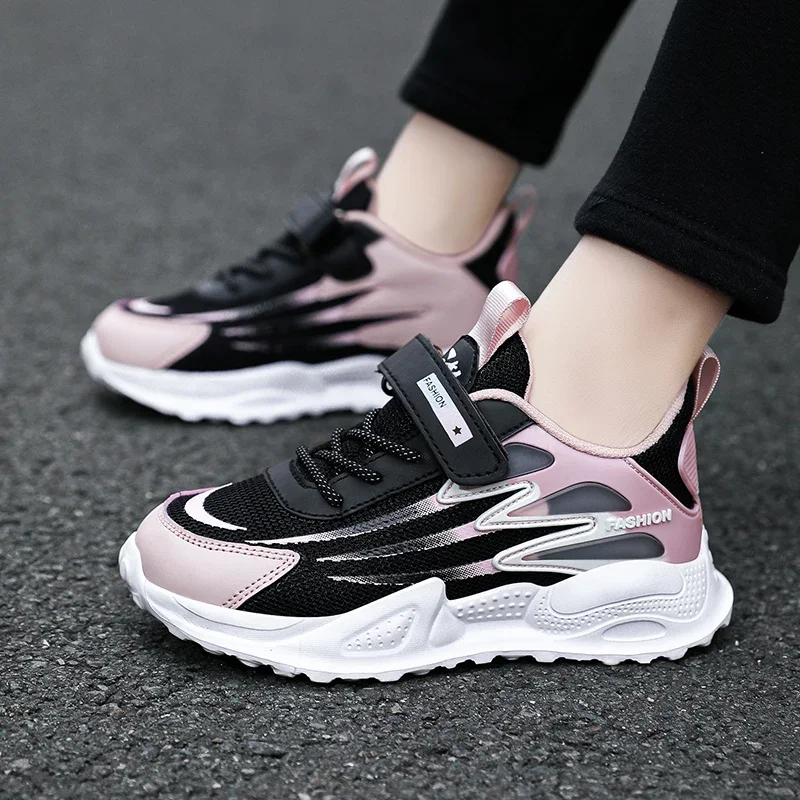 Nuevos zapatos deportivos informales para niñas de primavera, zapatillas de deporte de suela blanda para niños, zapatillas de malla transpirables antideslizantes a la moda para niños, zapatos Tenis para correr