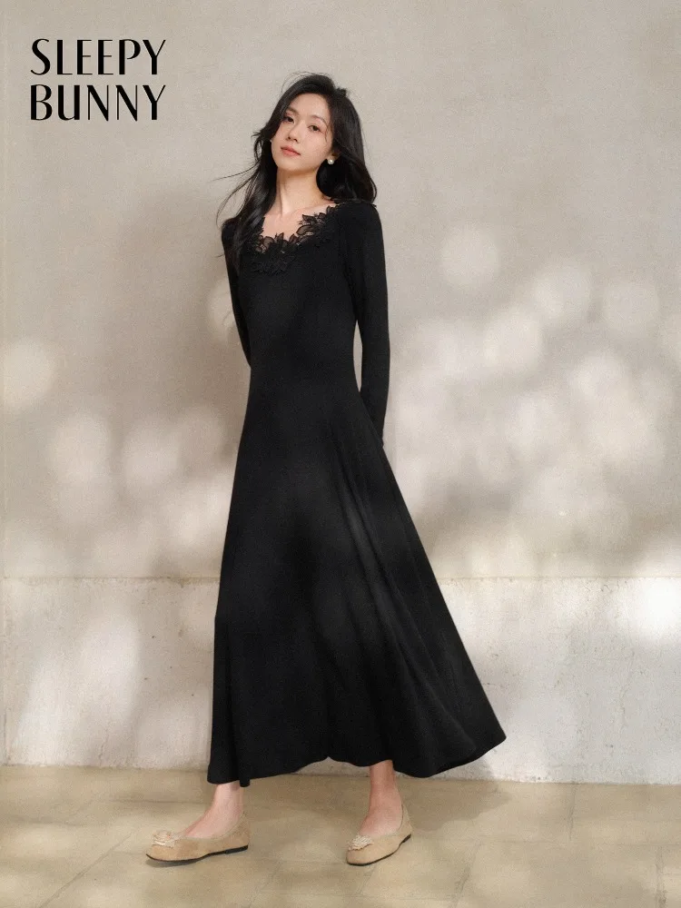 

Elegant Lace Trim Knit V-Neck Long Dress Slim Fit A-Line Maxi Sweater Dress Fall Winter Dress for Women with Stretch Fabric