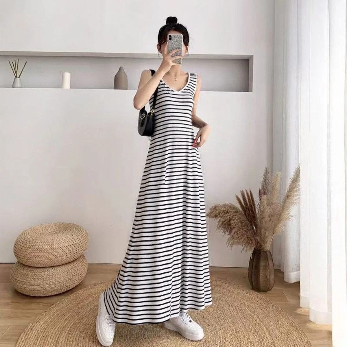 2026 Sommer Neues Schwarz-Weiß Gestreiftes Ärmelloses Tank-Kleid Lässiges Lockeres Schlankmachendes A-Linien Langes Maxikleid – Detail 11