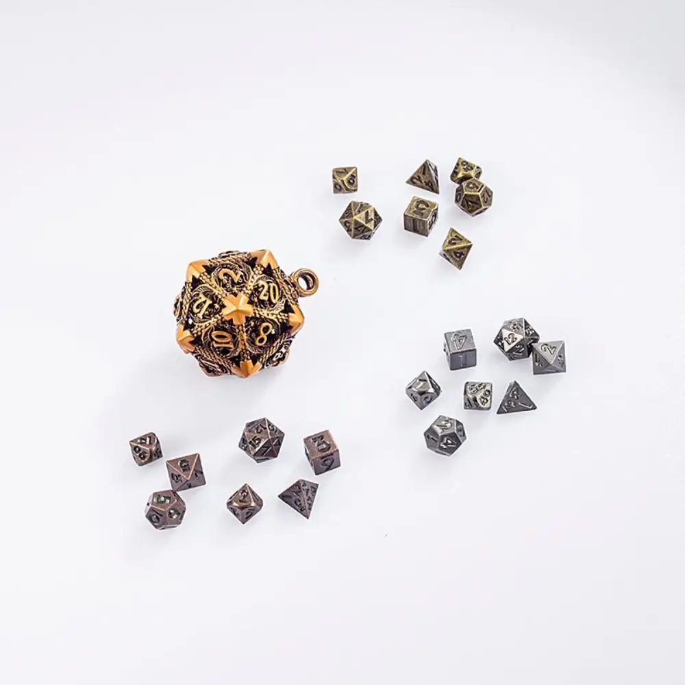 1 مجموعة 20 الوجهين الجوف المعادن النرد قلادة TRPG DND الجوف المعادن النرد عزم الدوران البسيطة رائعة متعدد السطوح النرد قلادة مجلس لعبة