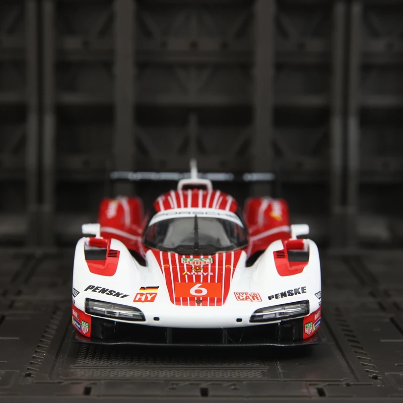 Bburago 1:24 simulation Porsche 963 # 6 alloy car model static supercar two doors that can be opened fine workmanship