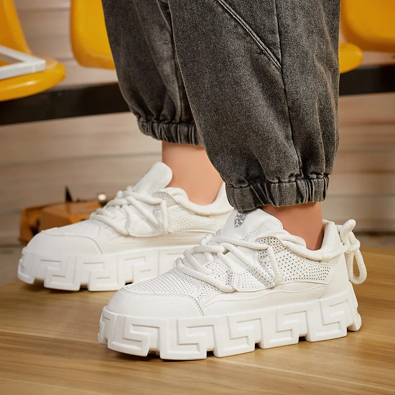 

Европейская станция. Модные и универсальные туфли для папы на толстой подошве. Модные мужские нескользящие повседневные туфли для доски, увеличивающие рост.