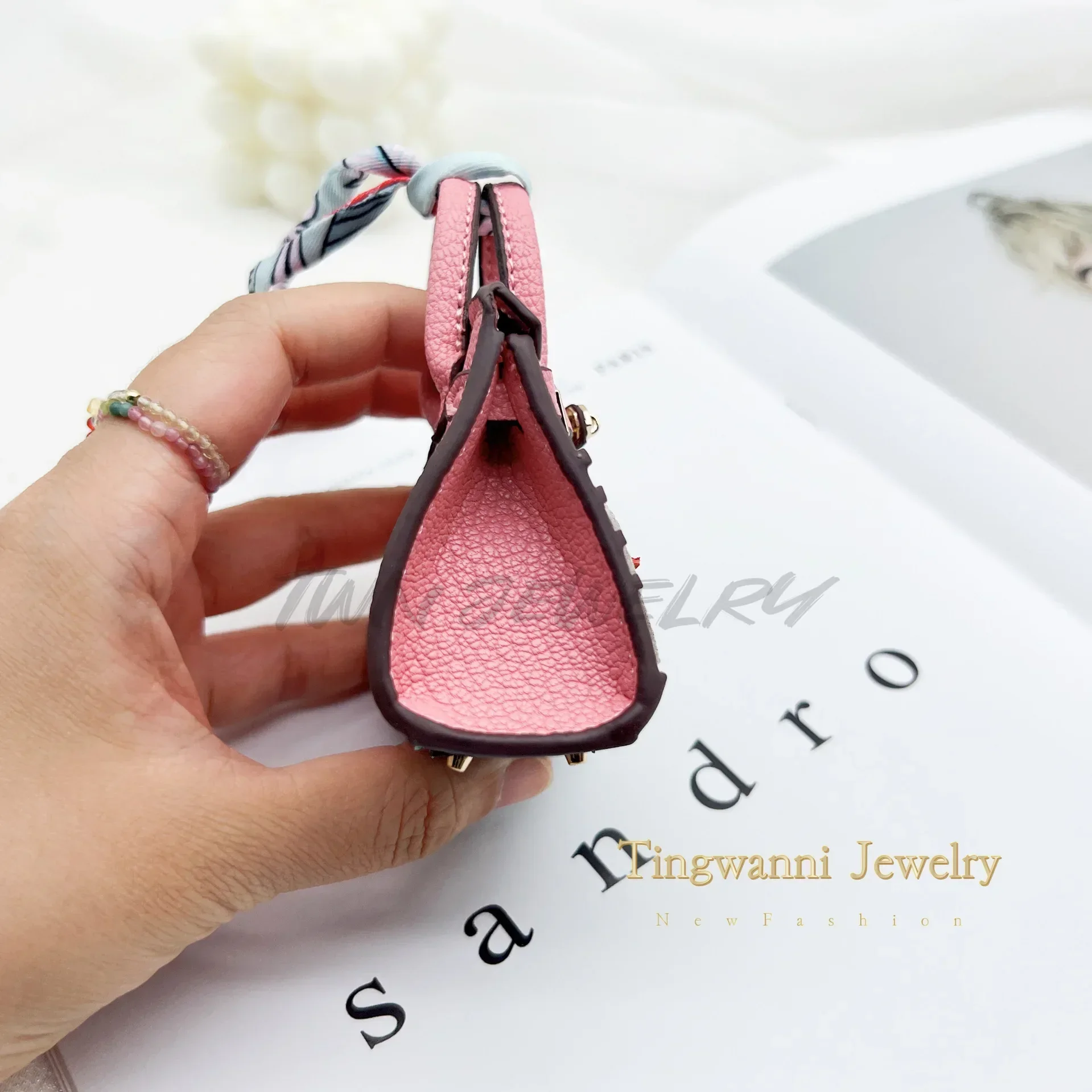 Creative 3D House Window Leather Case for AirPods Pro - Shockproof Drop-proof Earphone Cover with Pendant Keychain Decor