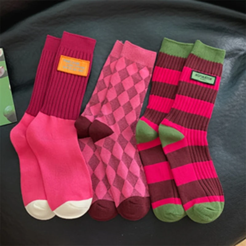 3 Pairs of Mid-Calf Socks with Fabric Labels for Women, Rose Red Series, Personalized Street Fashion Mid-Calf Socks, Ins Style