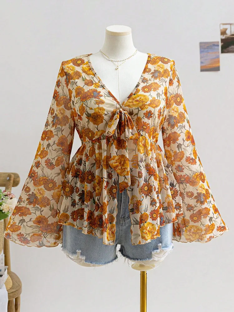 GIBSIE grande taille imprimé doux col en v cravate devant haut en maille femmes 2025 automne vacances Style complet manches évasées Peplum Blouse chemise