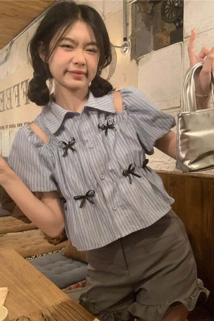 

Shirts Women Satin Striped Lantern Sleeve Loose Fit Urban Minimalist All-match Blouse For Mature Office Lady Spring Fashion