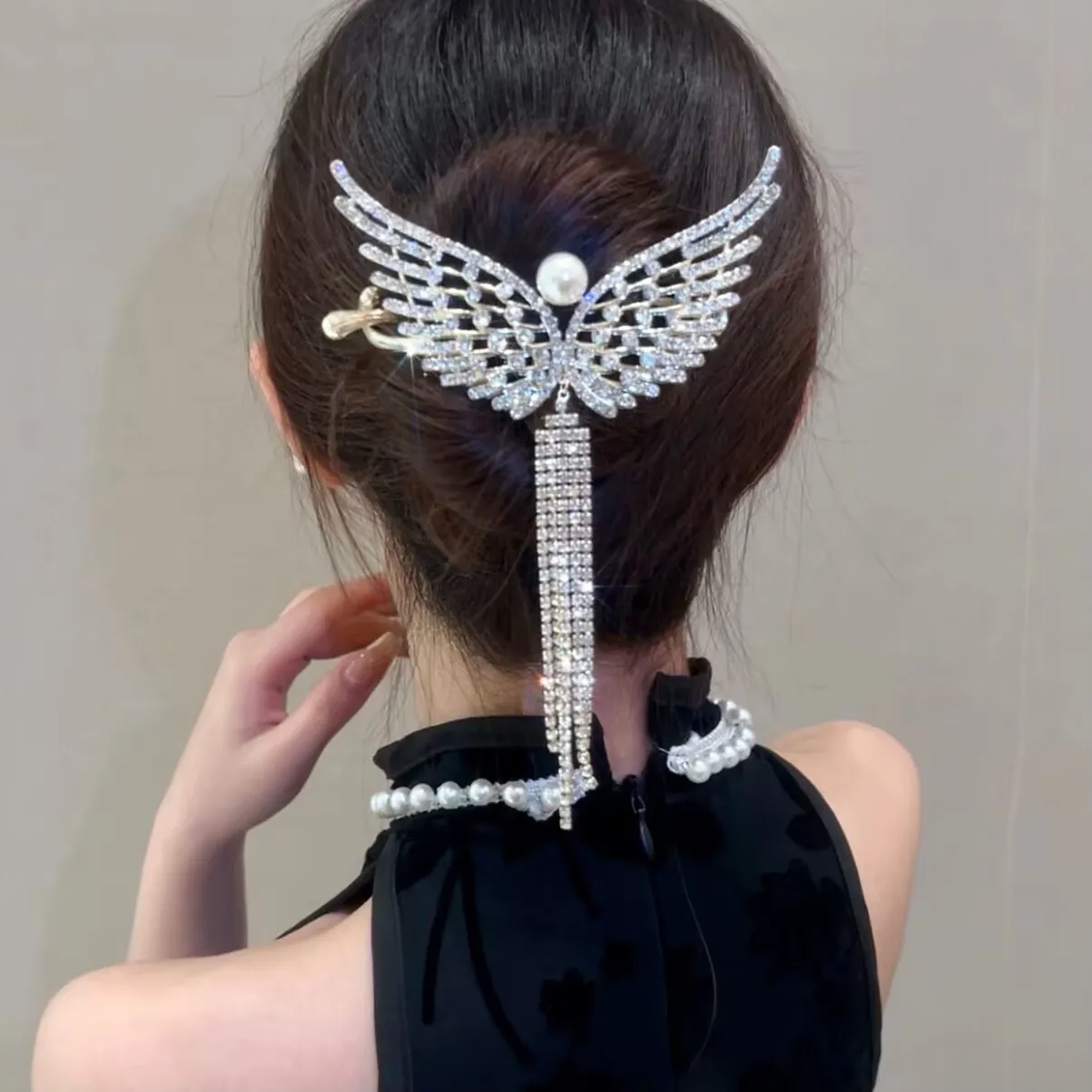 

1pcs Fashion Luxury Crystal Angel Wings Chain Tassel Twist Hair Clip Hairpin For Women Girls Hair Accessoriesries