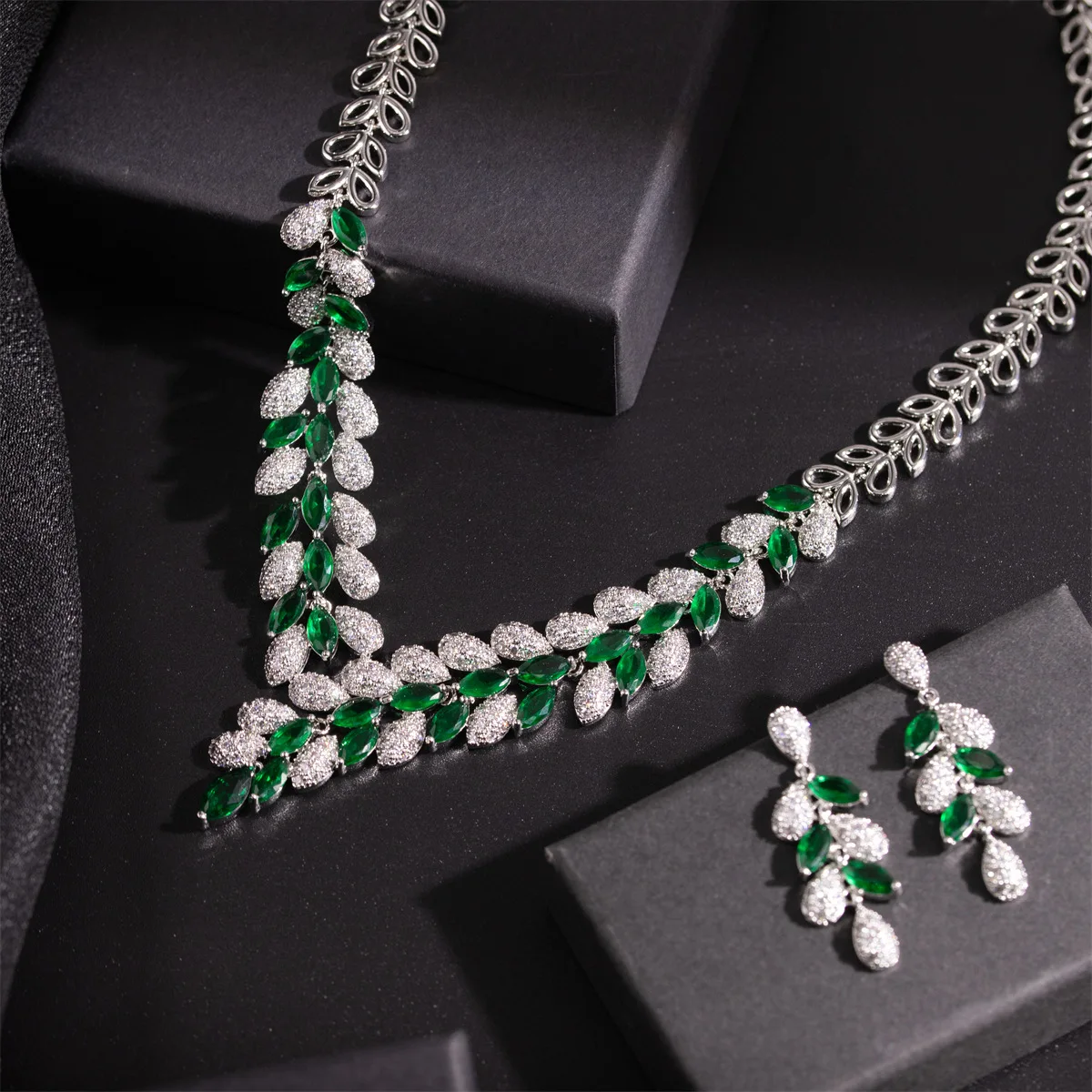 Fashion two-color wheat ear necklace earrings women's set emerald zircon wedding jewelry two-piece set