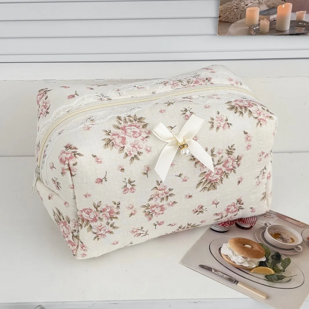Vintage Floral Lace Cosmetic Bag Gentle Pearl Bow Fabric Zipper Pouch Large Capacity Makeup Storage Bag for Girls