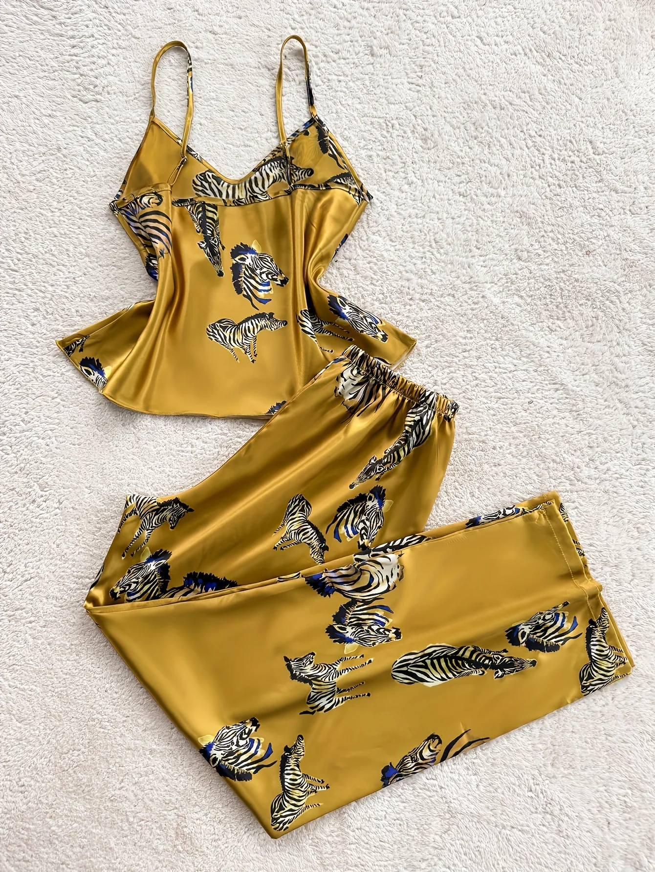 Thumbnail 2 - #42 Trending Lounge Pant Sets Right Now