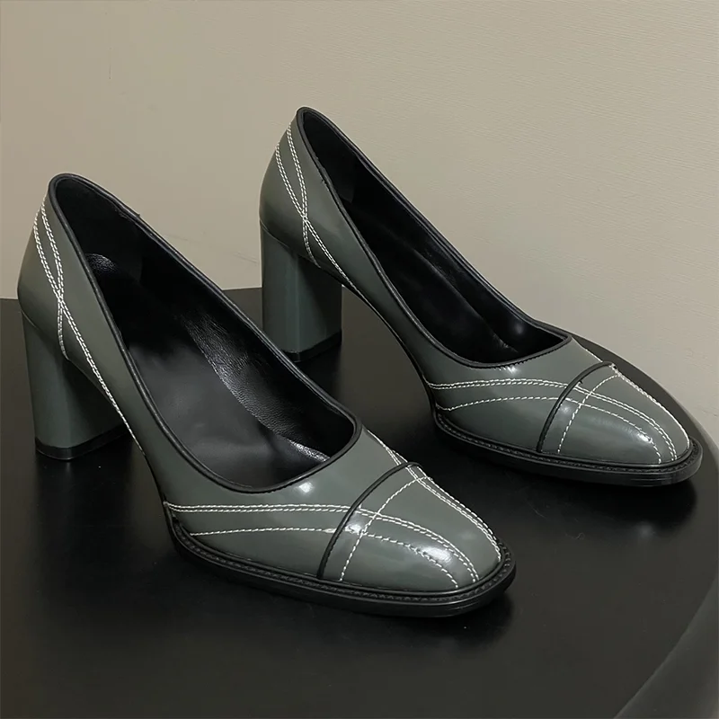 

Женские туфли высшего качества из воловьей кожи с разделенным верхом, толстыми высокими каблуками и контрастными краями 25111136