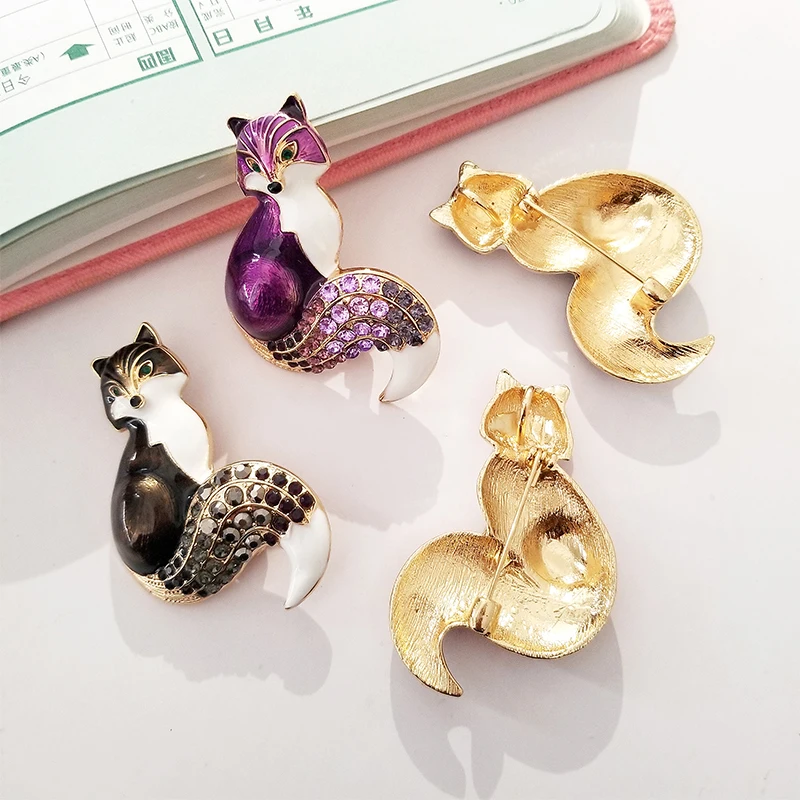 Ramillete de animales con diamantes de imitación, Pin para solapa, bufanda, bolsa, ropa, joyería esmaltada colorida, regalo para mujeres, amigos, niños, broche de zorro en 6 colores